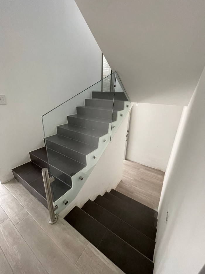 CASA EN VENTA RECIEN REMODELADA ZONA 15 — foto 14