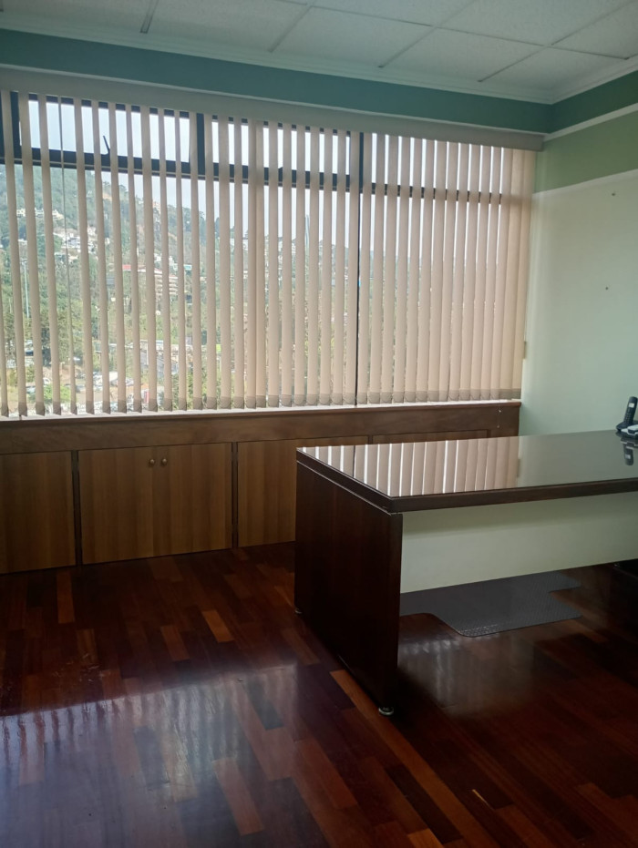 Oficina/clínica en renta en zona 15 - 2