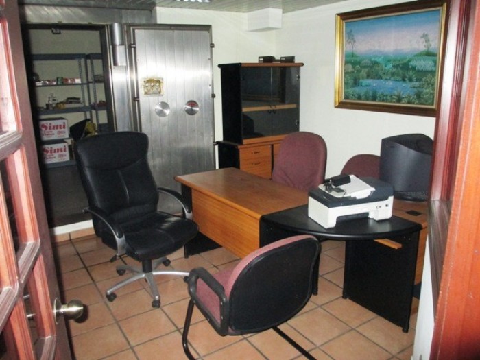 EDIFICIO OFICINAS/NAVE - 6