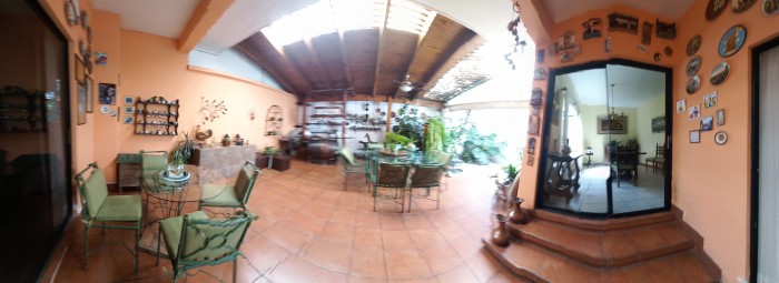 Casa Grande En Renta zona 14 La Villa - Image 1
