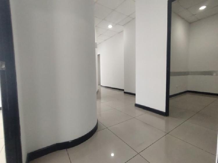 OFICINA EN RENTA EN SIXTINO 2, ZONA 10 — foto 2