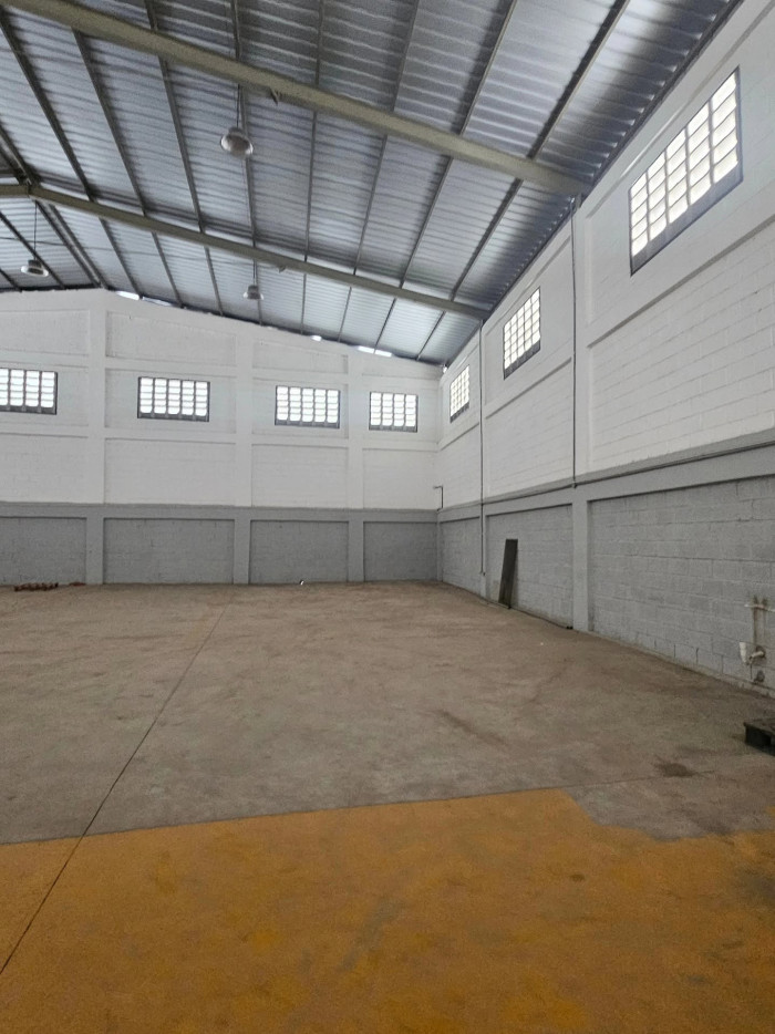 Nave en alquiler en Engombe próximo a la 6 de Noviembre - 3