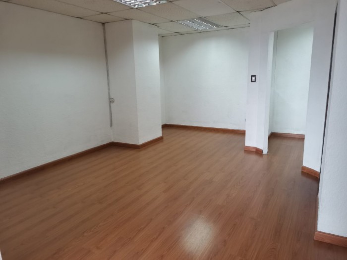 Plus Real Estate renta oficina en zona 10