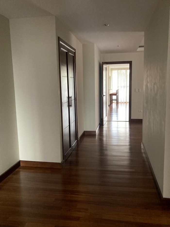Apartamento en Alquiler o Venta en zona 10 Guatemala - Image 5