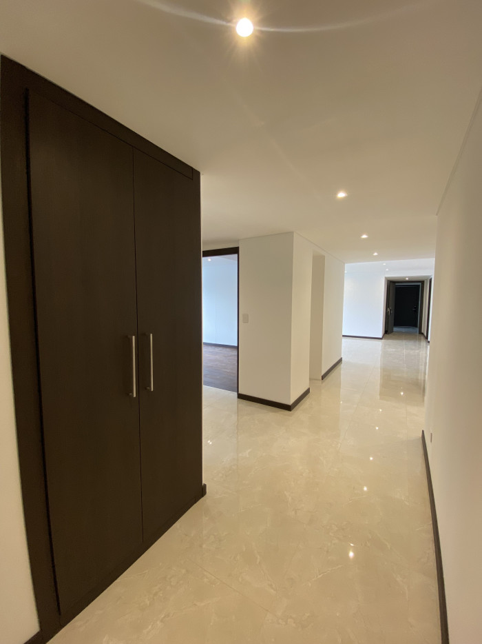 LUJOSO y EXCLUSIVO APARTAMENTO NUEVO EN VH2 - Miniatura 16