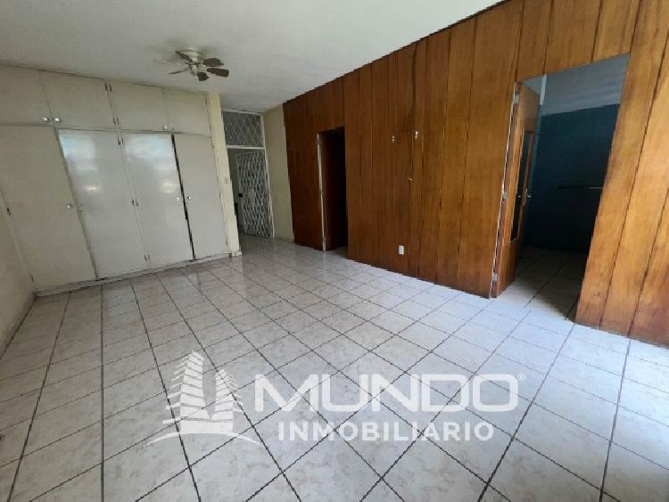CASA IDEAL PARA OFICINAS EN RENTA ZONA 10 - 4