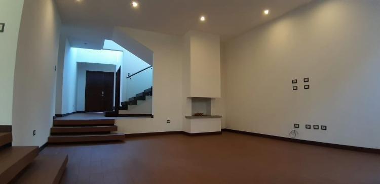 Residencia en venta en Condominio Santa Catarina Guate - Image 3