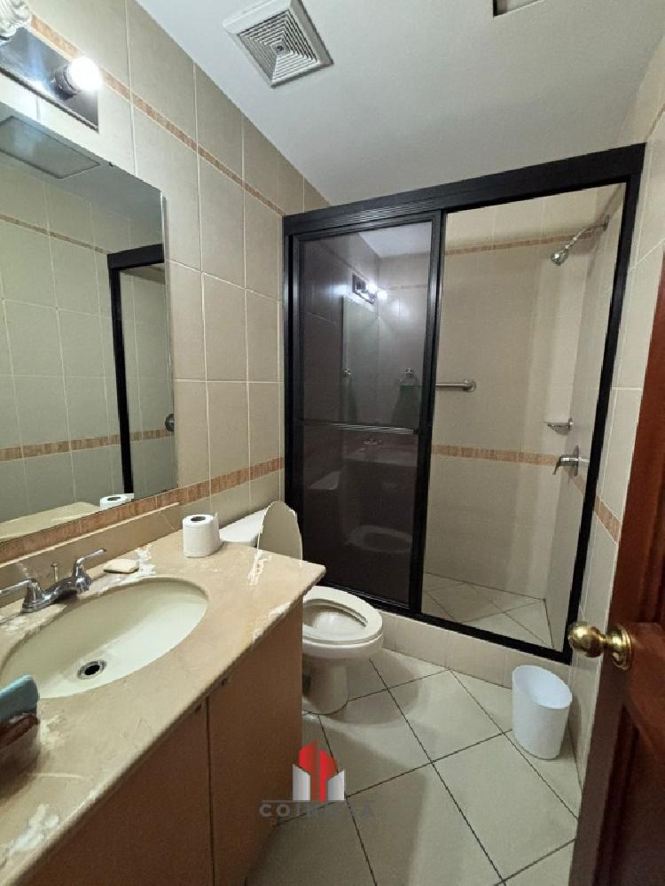 Apartamento en renta zona 14 / Real de las Américas — foto 2