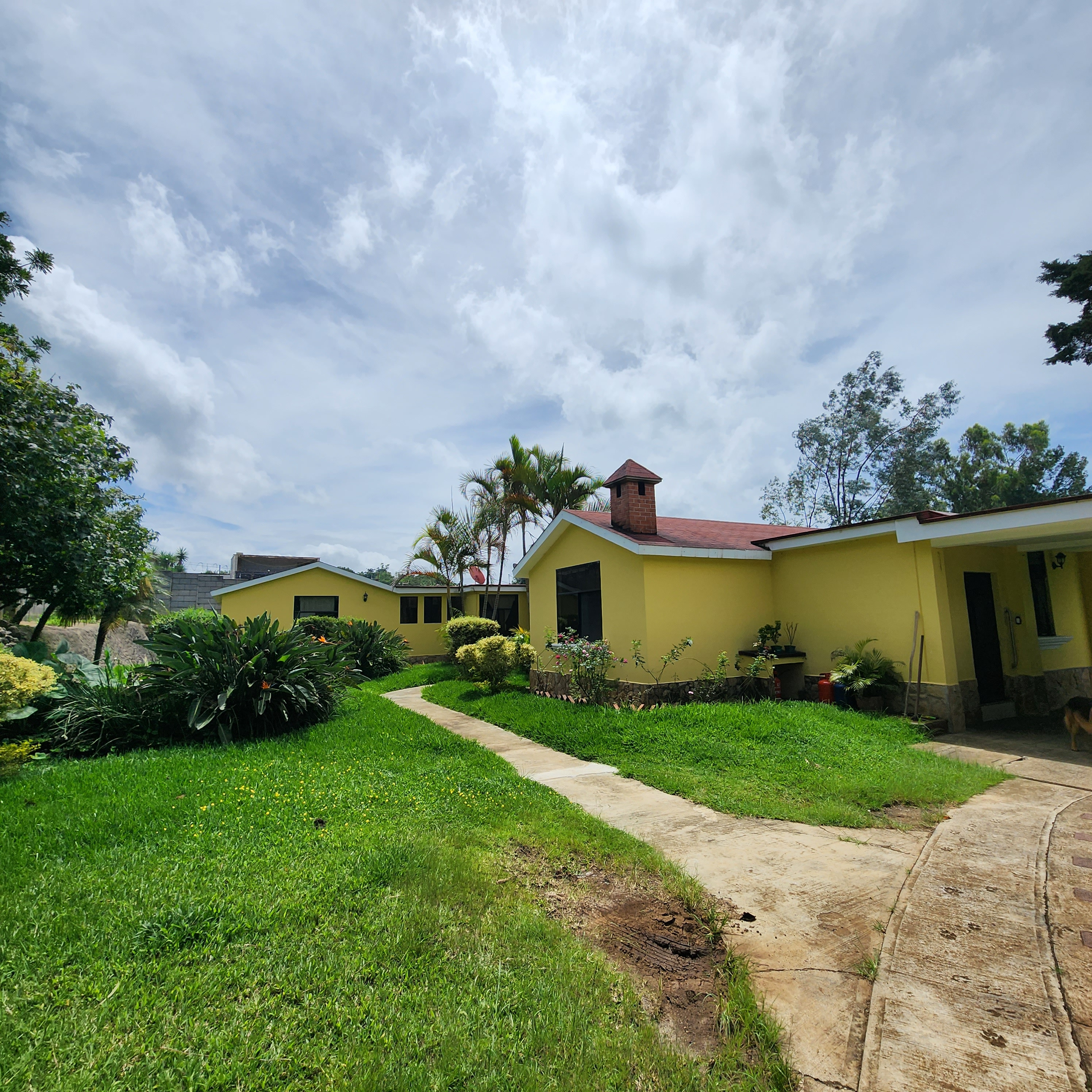 Casa de campo en venta el Manzano Guatemala - Image 1