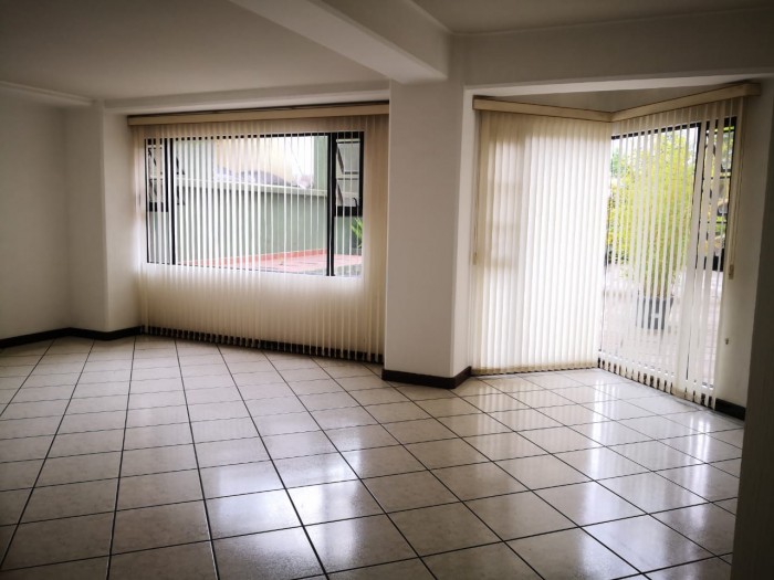 Apartamento amplio en alquiler, zona 15 VH1 - Miniatura 6