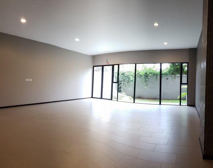 Vendo Apartamento con 298.00m2 totales en Zona 14 - Miniatura 11