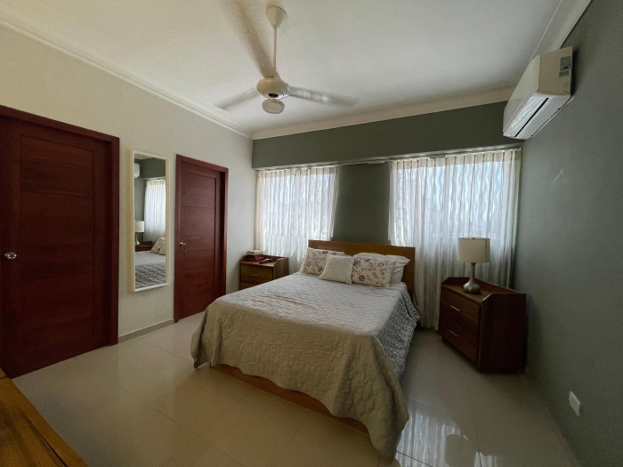 Apartamento Amueblado en Renta, en Evaristo Morales - 11