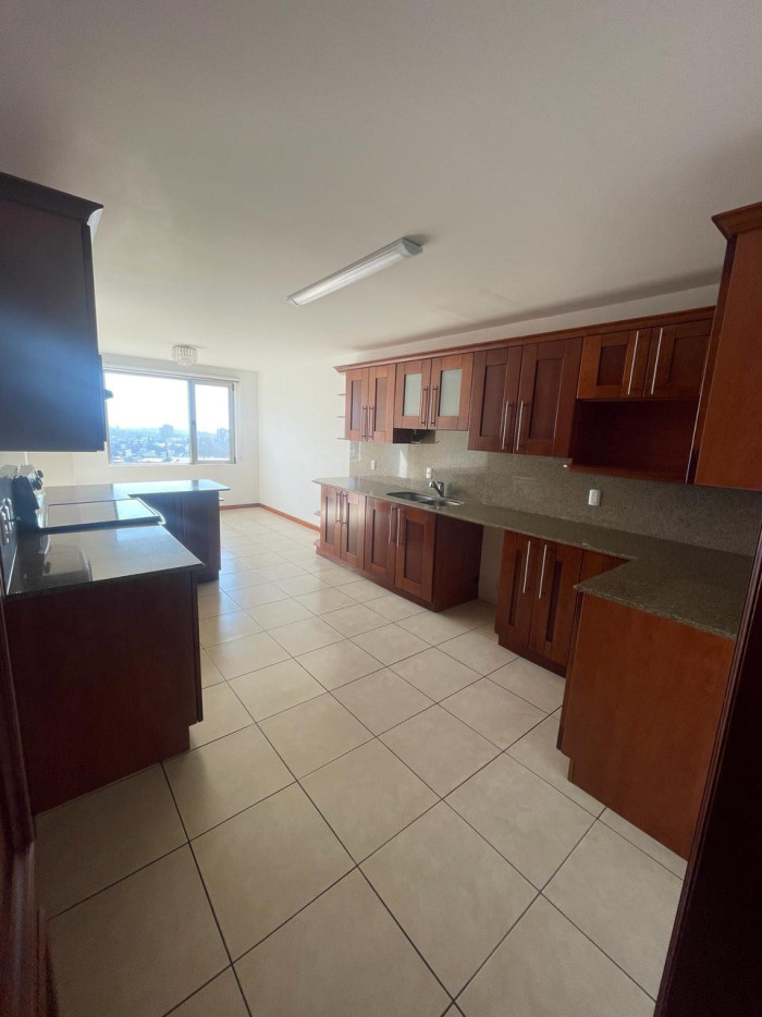 En Renta amplio Apartamento en Zona 15 Vista Hermosa - Miniatura 9