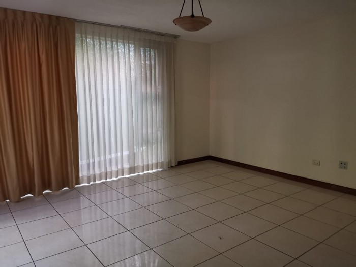 Casa en Venta y Renta Cañadas de Elgin Zona 13 - Image 2