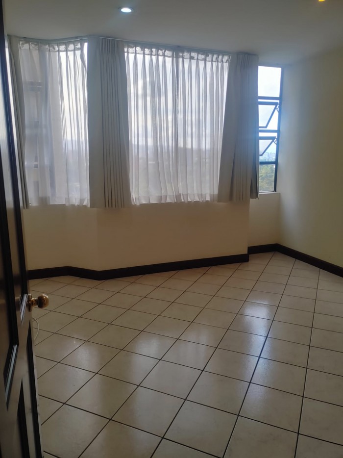 Rento apartamento amueblado en edificio de zona 10 — foto 7