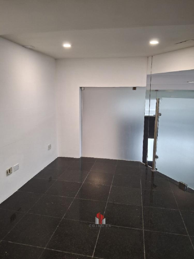 Local en Renta zona 10 / Design Center — foto 5