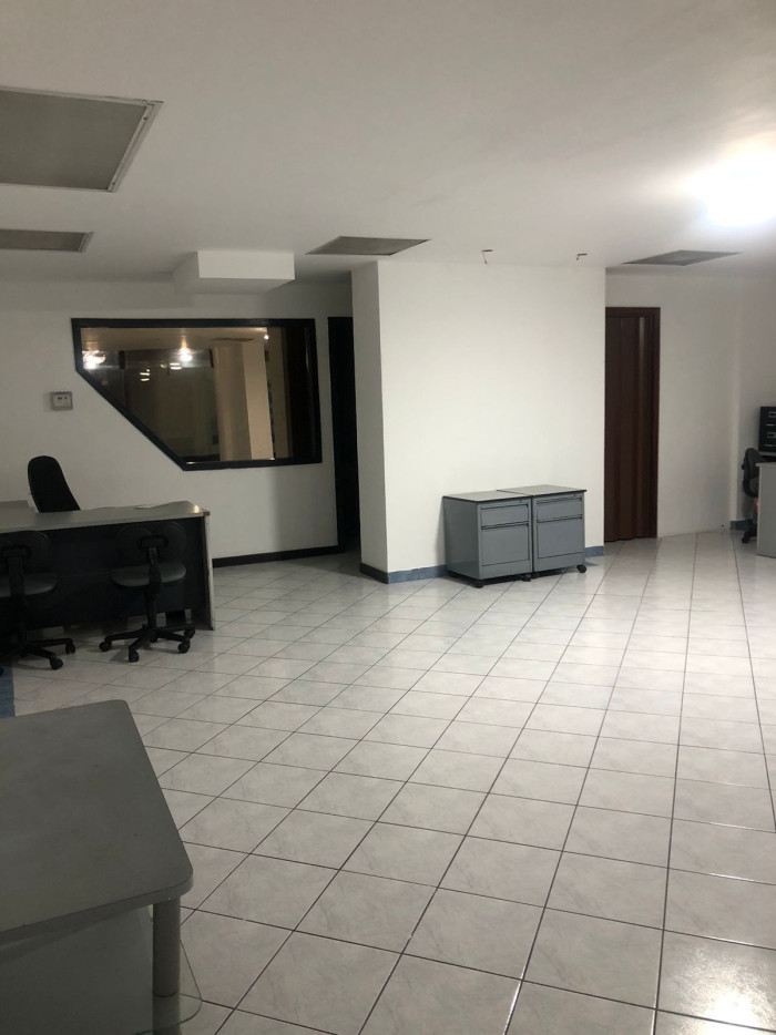 Plus Real Estate renta/vende casa comercial en zona 14 — foto 6
