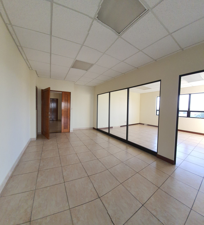 En Renta oficina en Ave. Las Américas zona 13 — foto 10
