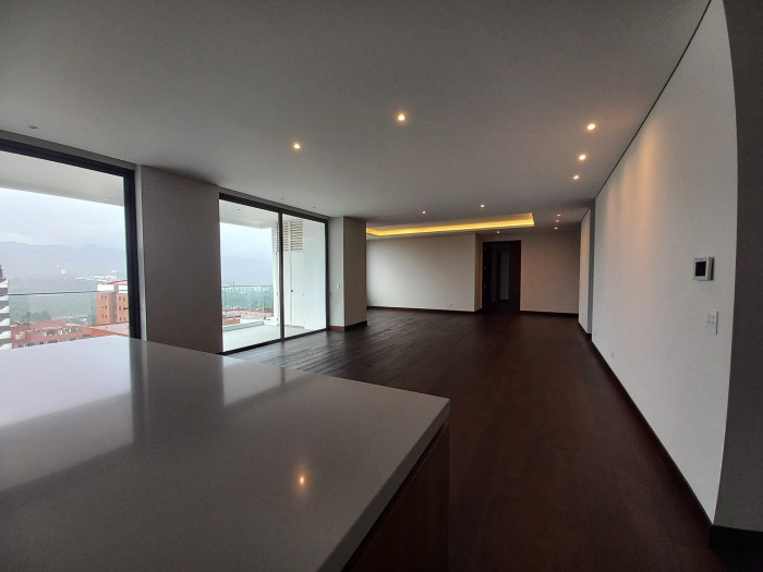 Plus Real Estate vende / renta apartamento en zona 14 — foto 2