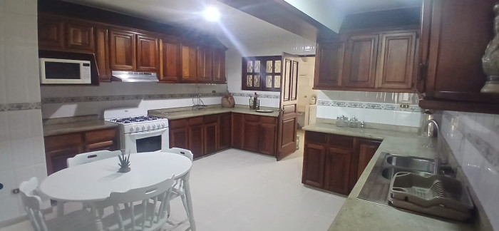 Apartamento Amueblado en Alquiler en Evaristo Morales - 19