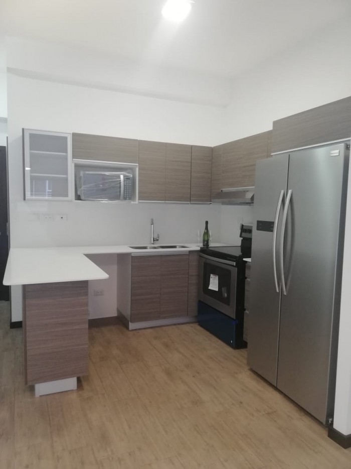 CityMax renta Lindo Apartamento en zona 10 - Image 1