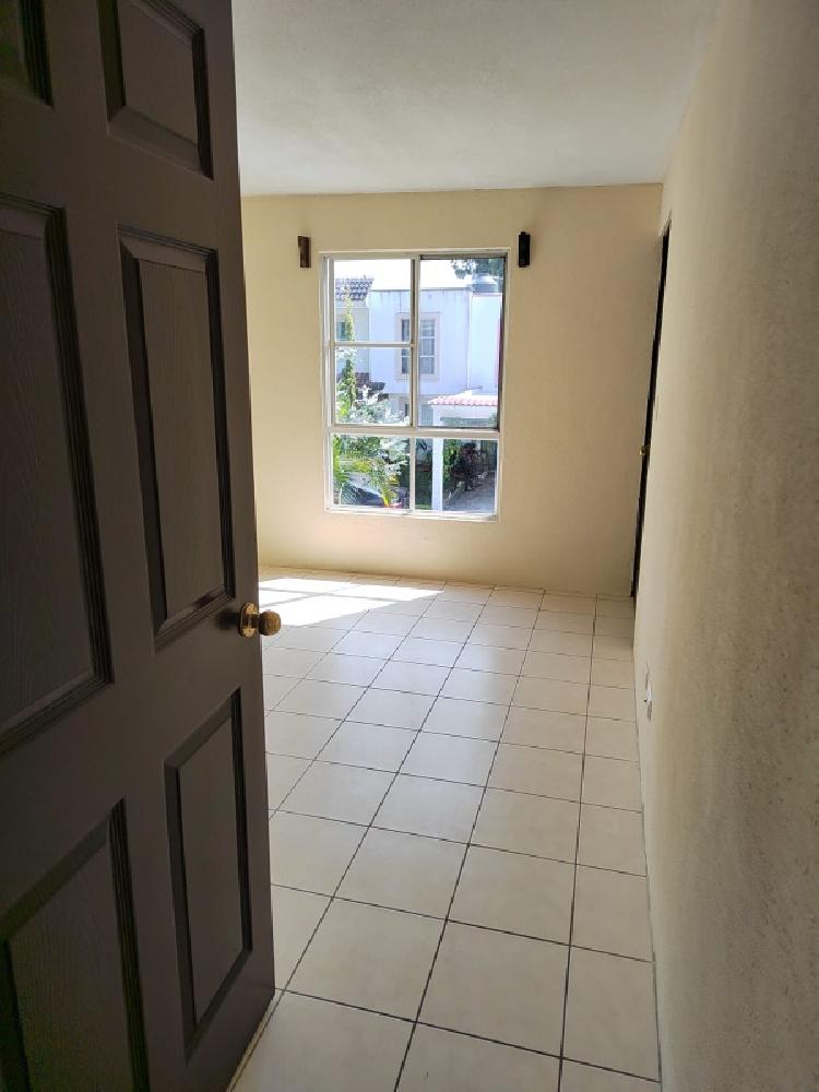 CASA EN RENTA EN COLONIA RES. EN VILLA NUEVA/ MI — foto 5