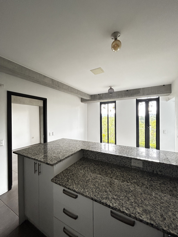 Venta de Apartamento en Edificio Fabrá zona 10 - Miniatura 5