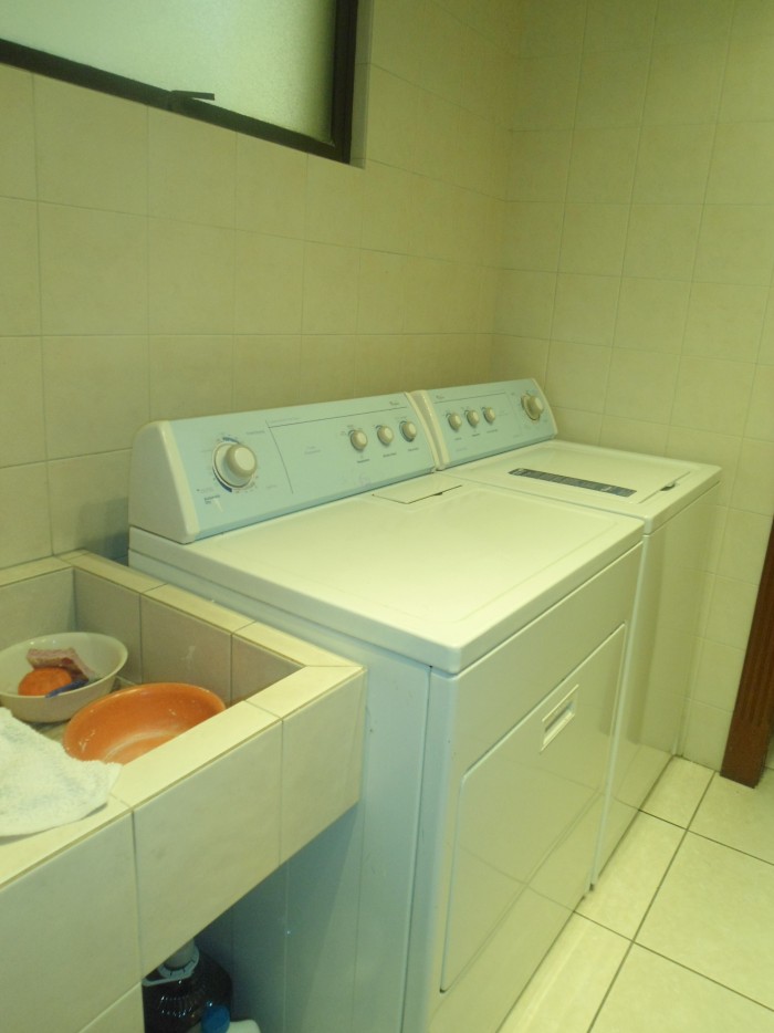 Alquilo Apartamento amueblado en zona 10 - Miniatura 7