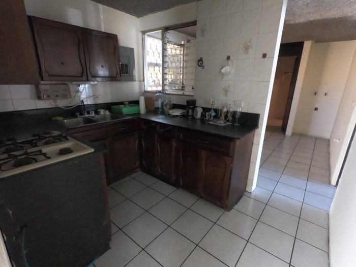 Casa en Venta Zona 11 - Image 1