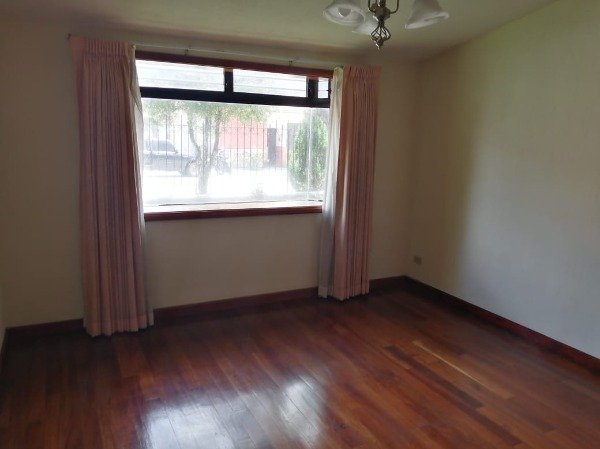 VENDO CASA EN LOS MANANTIALES — foto 2