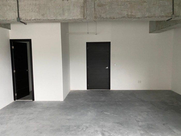 ZONA 10. VENDO o RENTO OFICINA NUEVA EN TORINO