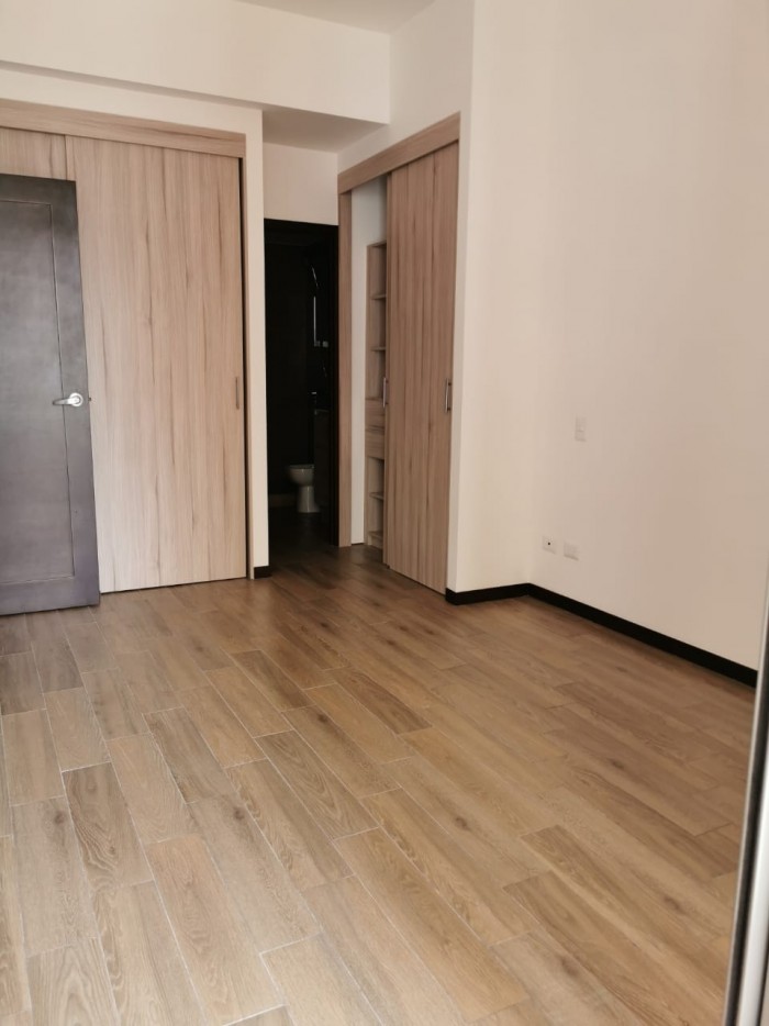 Renta Apartamento en Zona 14 - Image 4