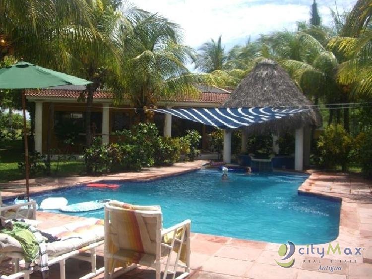 SE VENDE CASA EN MONTERRICO - 1