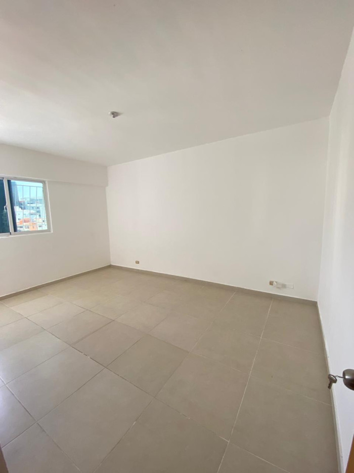 Apartamento en renta de 3 hab en Evaristo Morales - 5