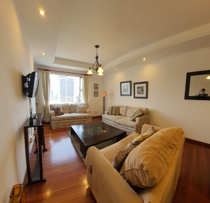 En Alquiler Apartamento en Zona 10 Amueblado — foto 2