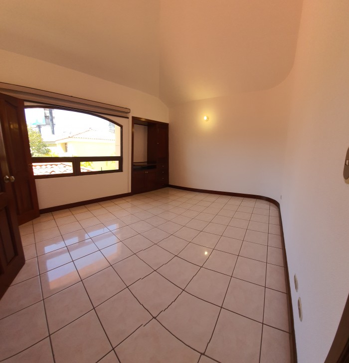 Alquiler de apartamentos en zona 10 Guatemala - Image 5
