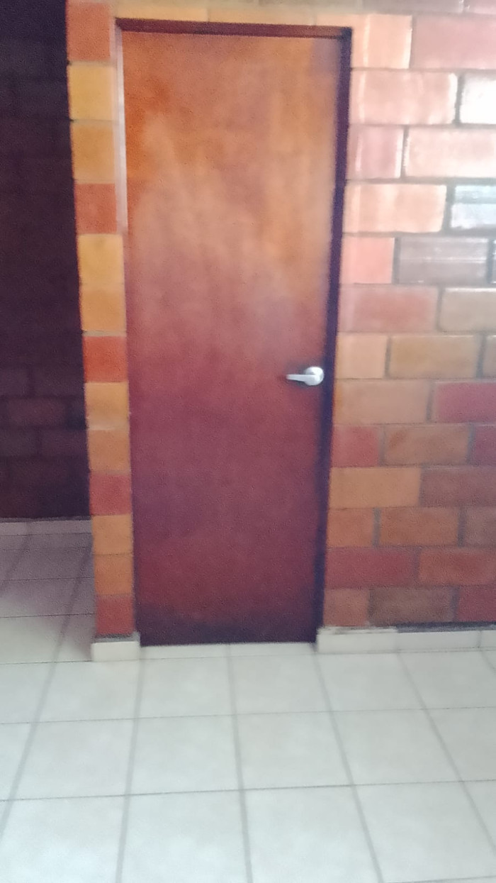 Local en alquiler para oficina a una cuadra del CNR - 4