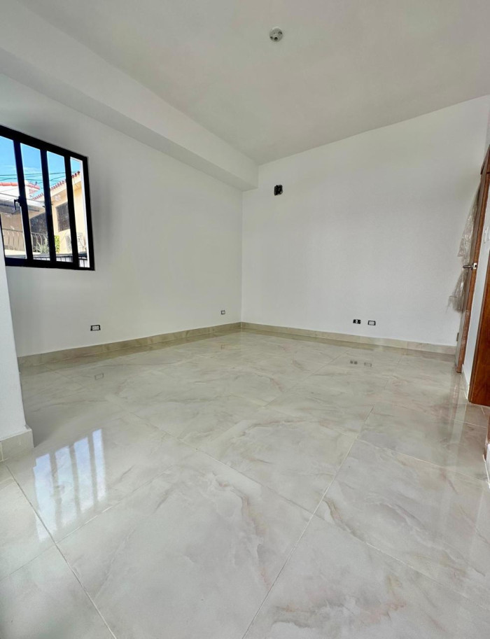 En Venta Apartamento con Terraza en Renacimiento - 4