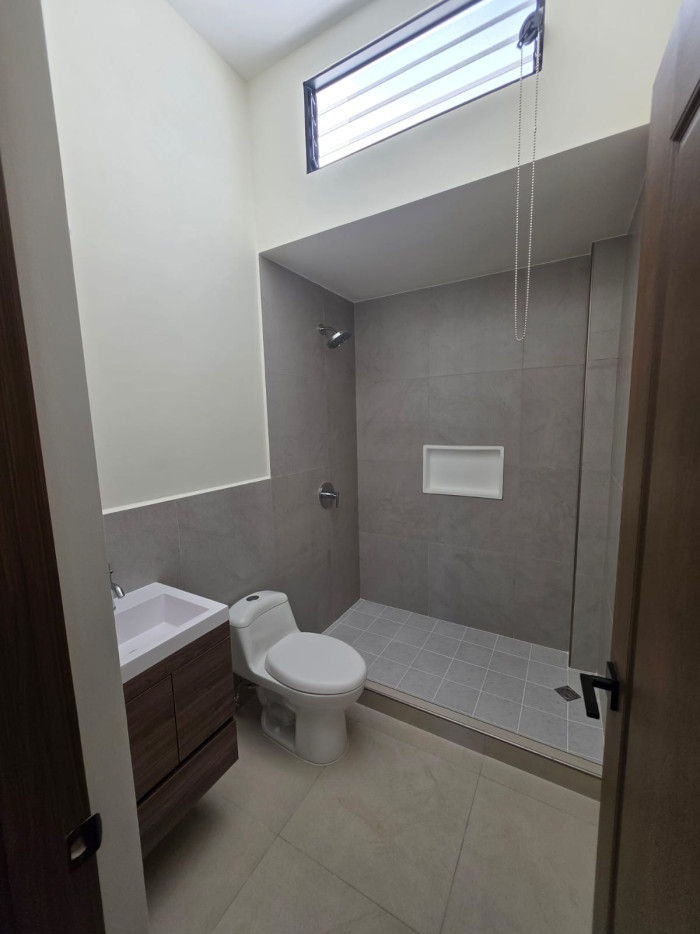 Casa a estrenar en alquiler en Residencial Antibes II - 15