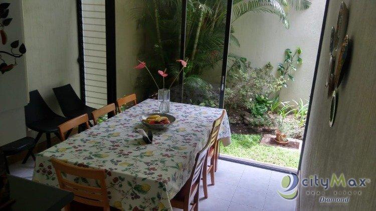 En Venta Amplia casa en condominio en zona 10 - Miniatura 10