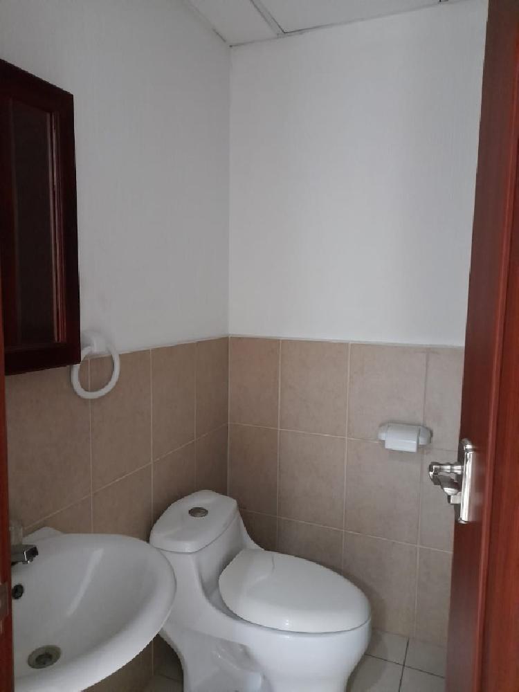 Rento Oficina en Zona 10 — foto 6