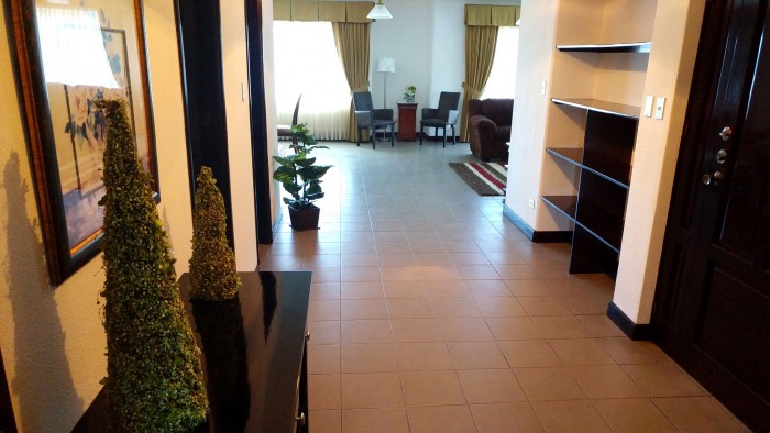 Apartamento amueblado en VENTA y RENTA, zona 15 - Image 5
