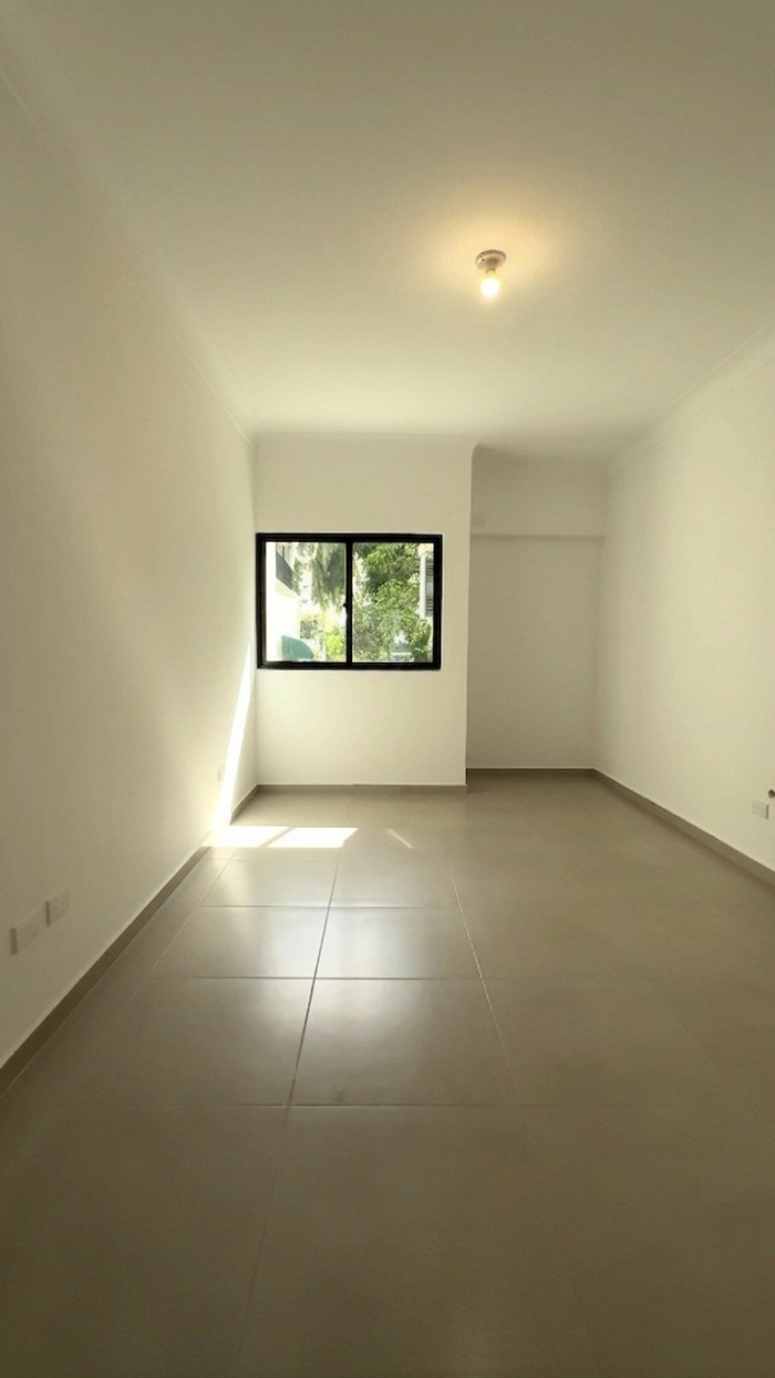 Apartamento nuevo en venta en Evaristo Morales - 2