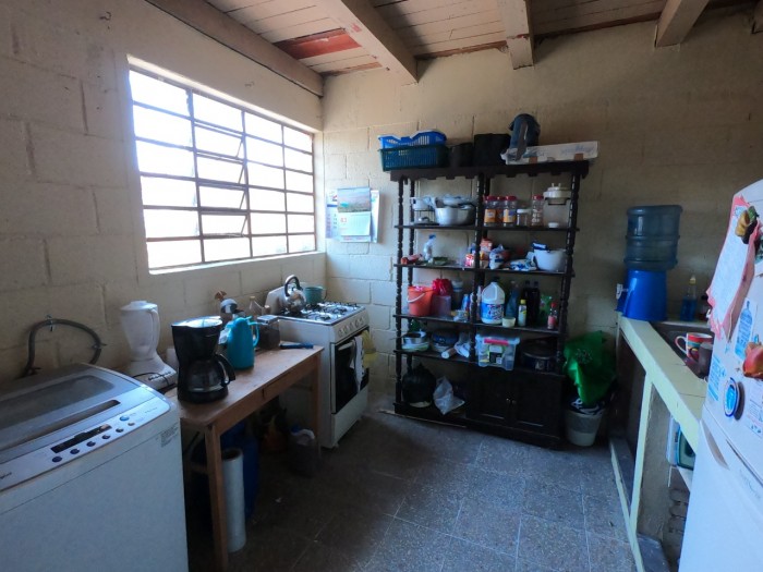 VENDO Casa en Colonia La Escuadrilla, Zona 2 de Mixco - Image 3