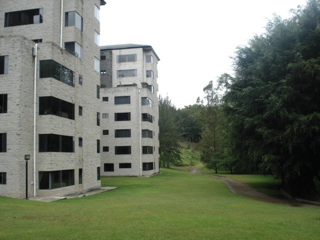 Apartamento en renta o venta en zona 10 Guatemala - Miniatura 9