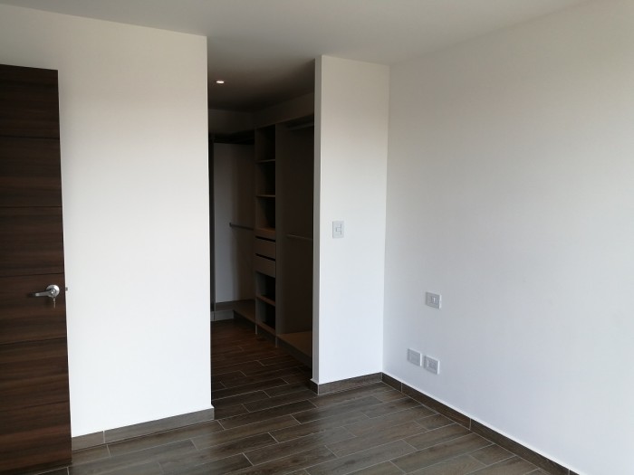 Apartamento Nuevo en alquiler, zona 15 - Image 4