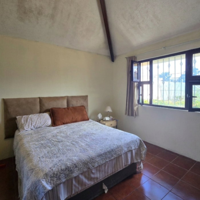 Casa con Jardín en Venta San Cristóbal afuera de garita - Image 5