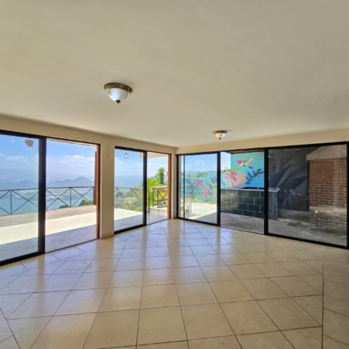 Casa en Venta con Vista Panorámica al Lago de Amatitlán - Miniatura 10