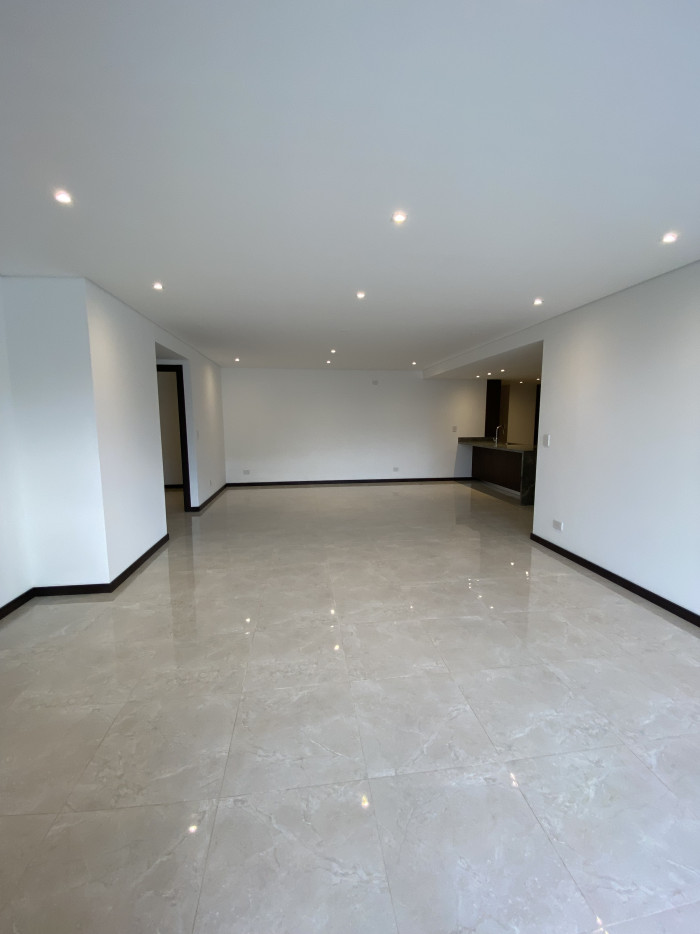 LUJOSO y EXCLUSIVO APARTAMENTO NUEVO EN VH2 - Image 4