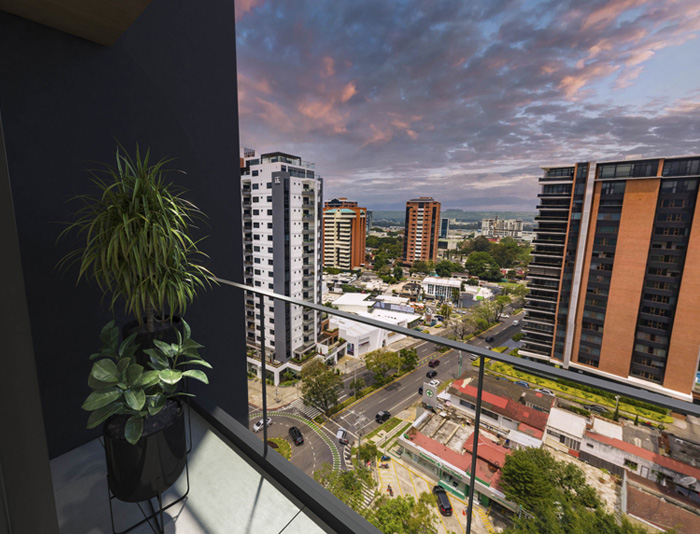 Apartamento en PLANOS en venta en la Zona 14 - Image 5